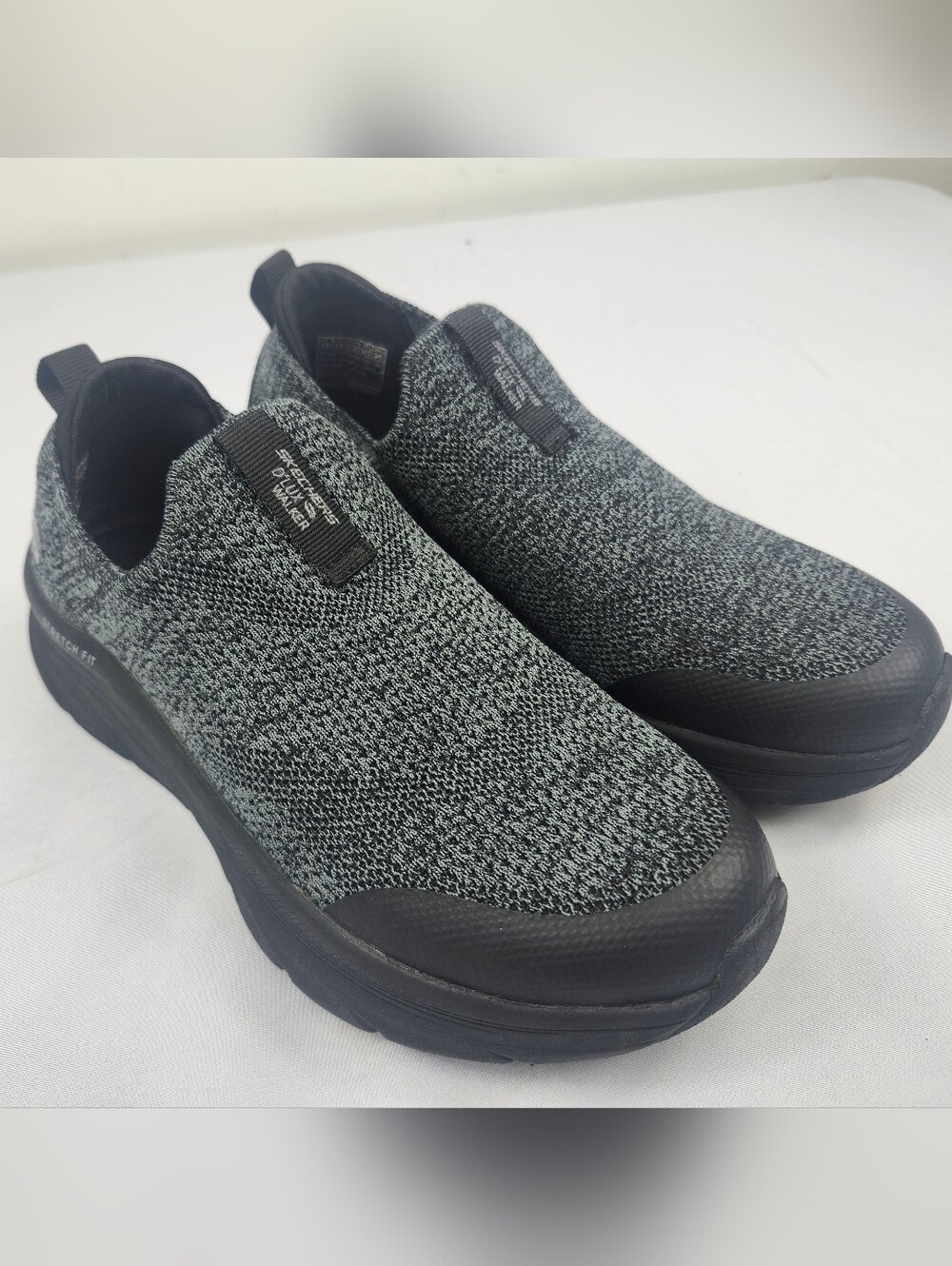 Skechers Womens 7.5 M Relaxed Fit Memory Foam Walking Shoes Athletic Black/Grey
